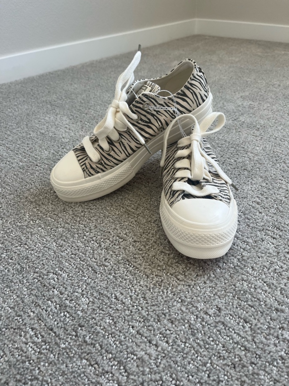 Women's Low-Top Zebra Print Platform Sneakers in Black and White